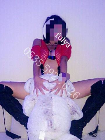 Kızıl Saçlı Sporcu Anamur Escort, Mezitli Sahili'nde — 