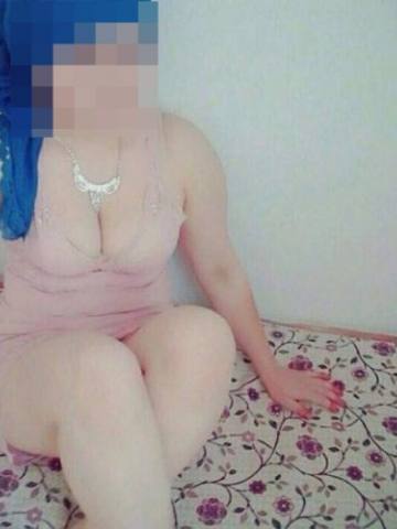 Silifke Merkezinde Kızıl Saçlı Sporcu Bayan — 